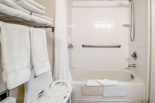 Country Inn & Suites by Radisson, Ontario at Ontario Mills, CA image 15