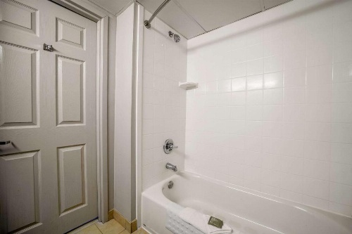 Country Inn & Suites by Radisson, Ontario at Ontario Mills, CA image 8